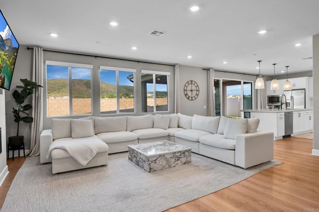 Photo of 916 Lindbergh Drive