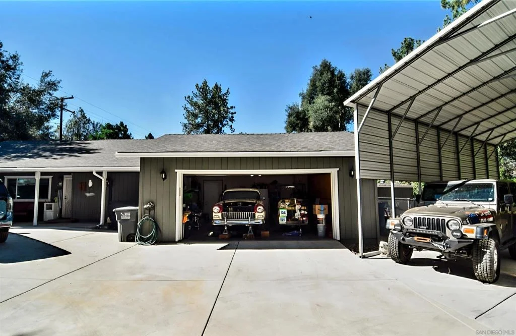 Photo of 7656 Pine Blvd