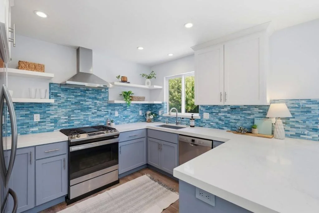 Photo of 915 Pinetree Lane