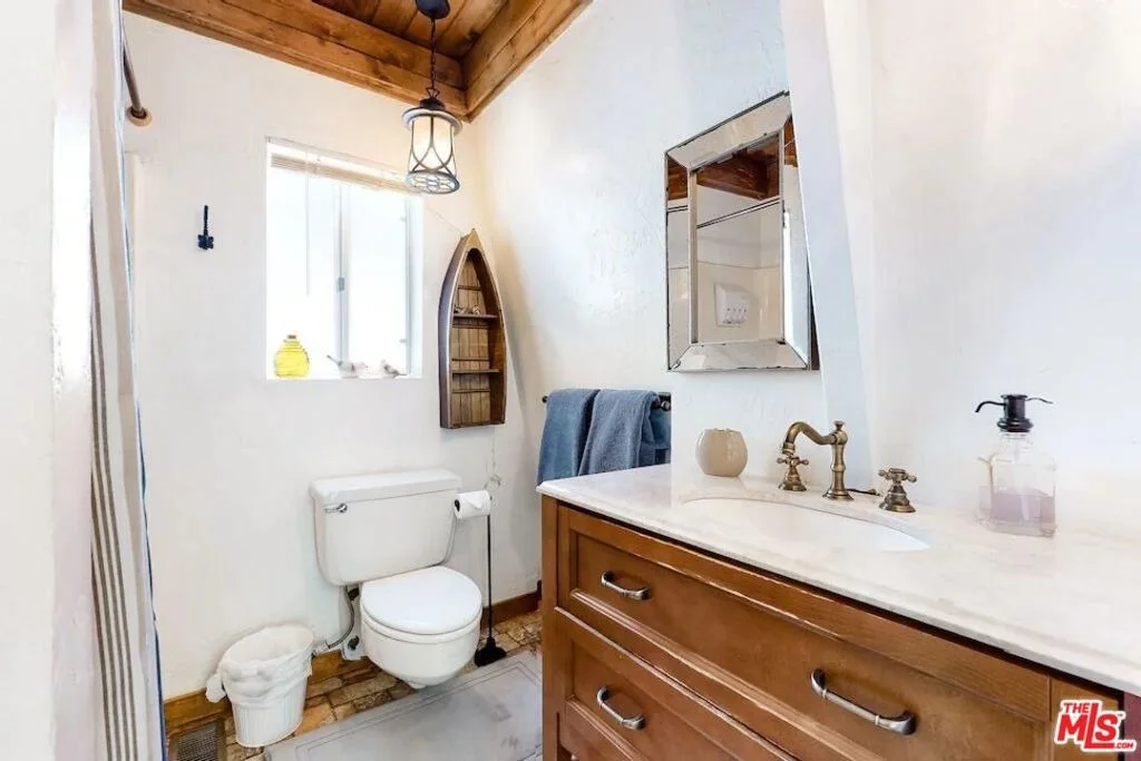 Photo of 888 Grass Valley Road