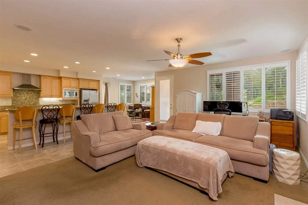 Photo of 941 Bellagio Road