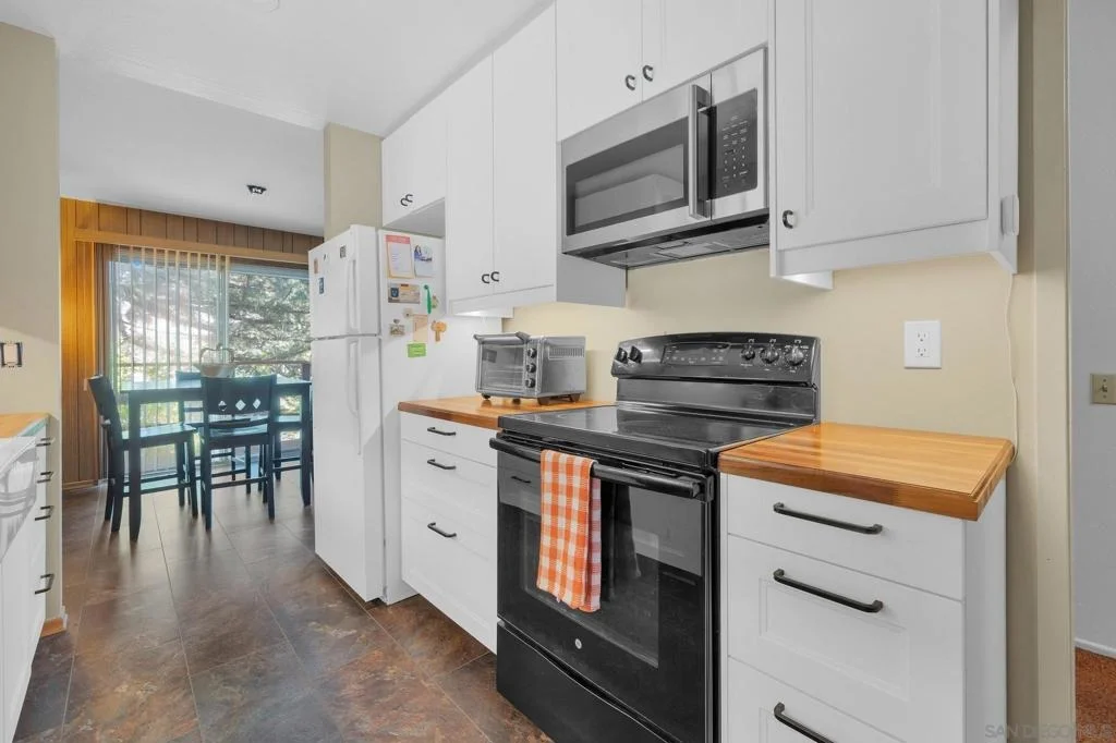 Photo of 2816 Heliotrope Dr