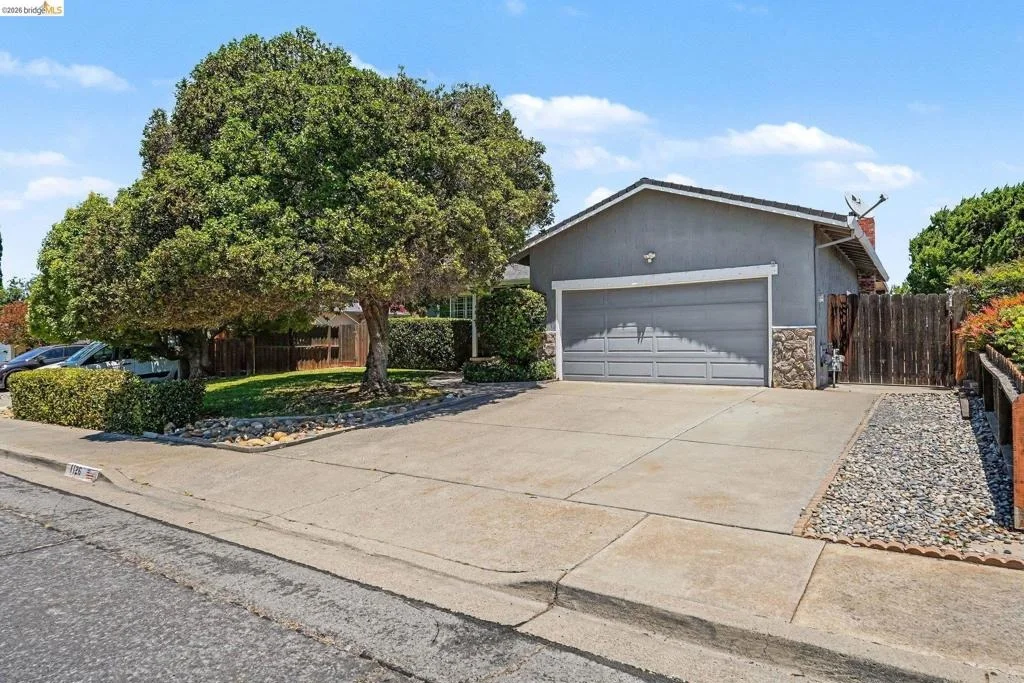 Photo of 1126 Mission Dr