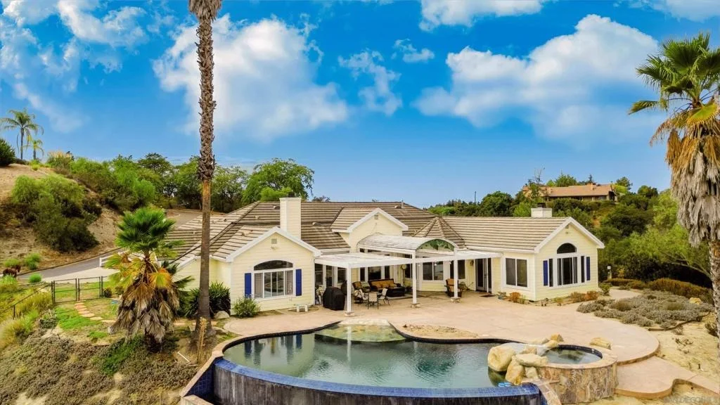 Photo of 991 River Oaks