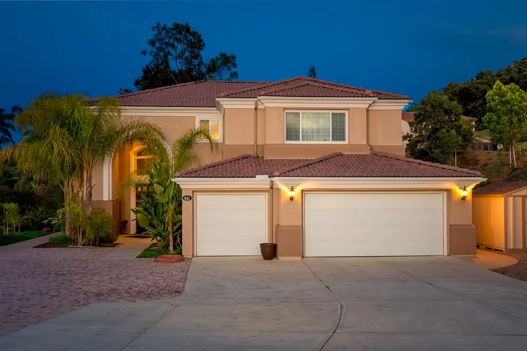 Photo of 941 Bellagio Road