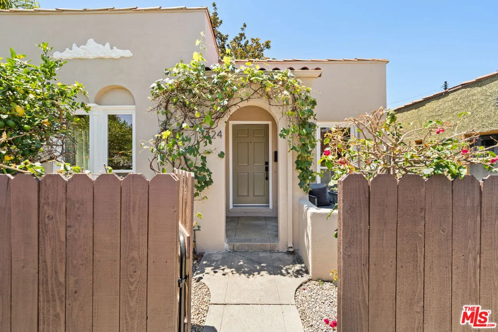 Photo of 3324 Berkeley Avenue