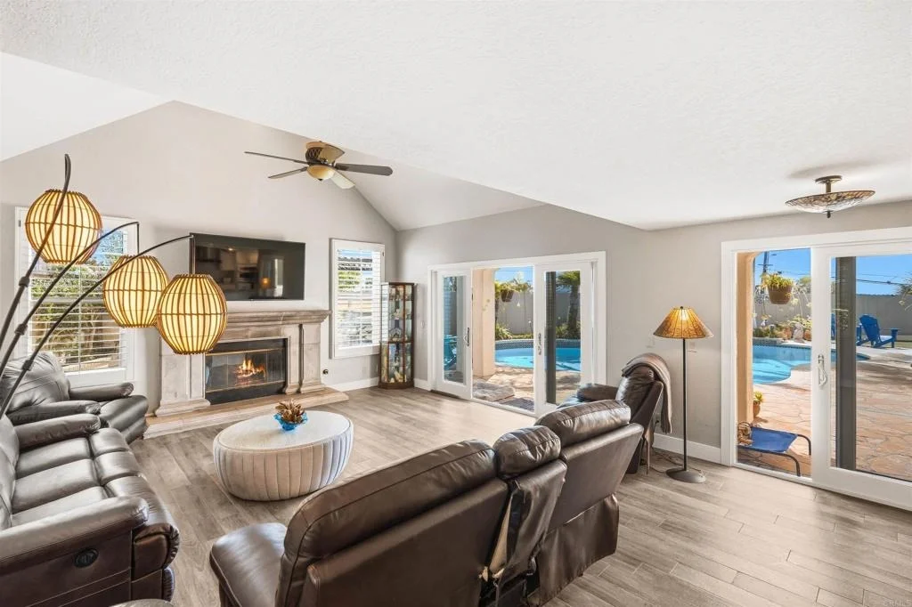 Photo of 3684 Maria Ln