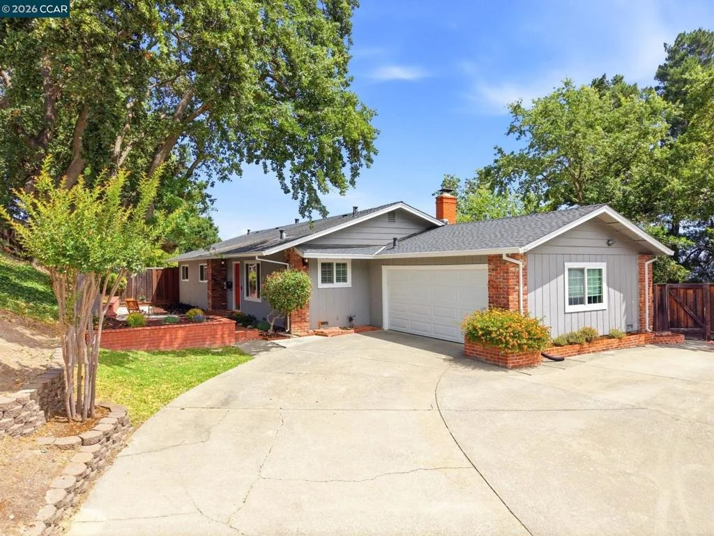 Photo of 930 Sousa Dr