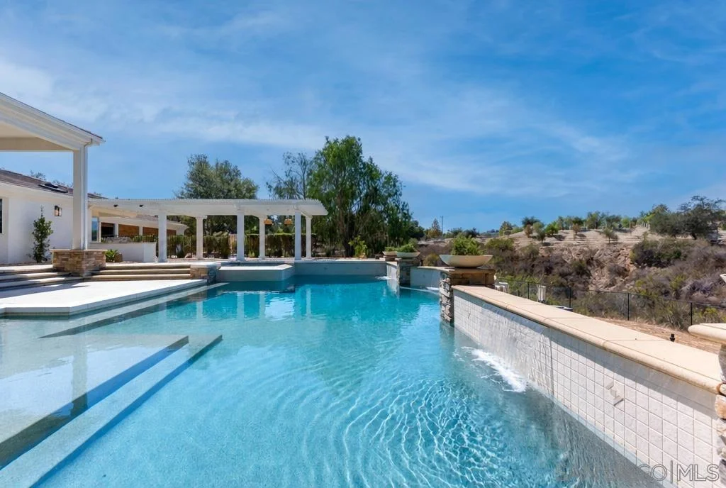 Photo of 3068 Willow Heights Road
