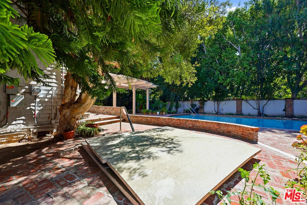 Photo of 521 N Crescent Drive