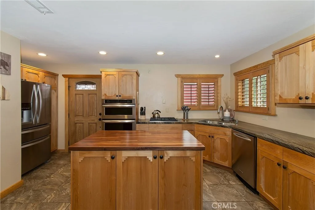 Photo of 41471 Comstock