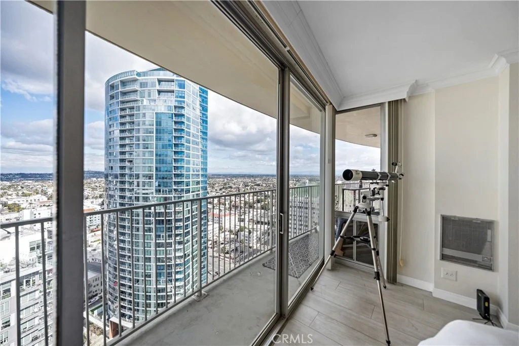 Photo of Unit 3003 at 700 E Ocean Boulevard