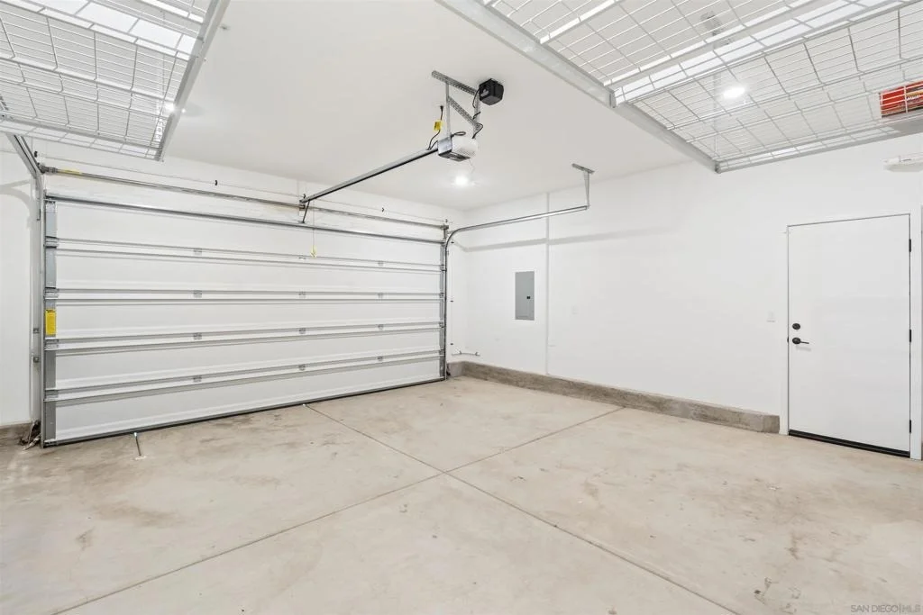 Photo of 1187 Barry Pl