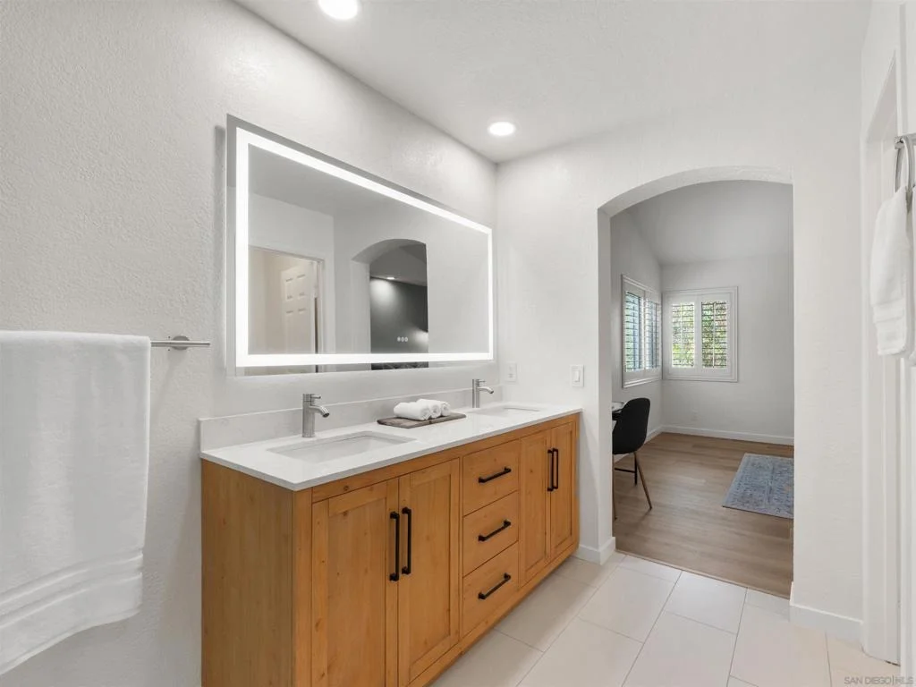 Photo of 2277 Dunstan