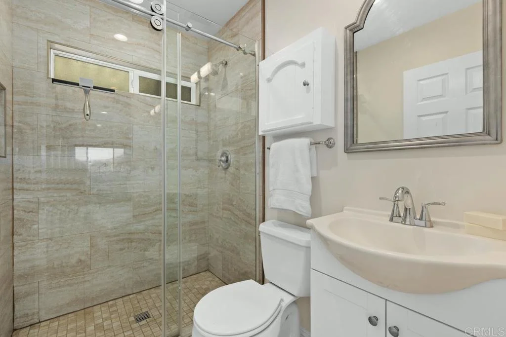Photo of 746 Sunrise Drive E