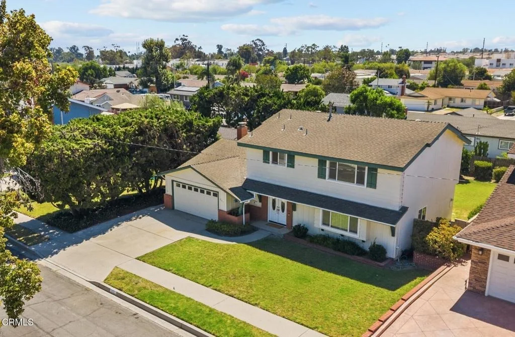 Photo of 207 Gorrion Avenue