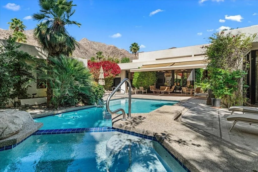 Photo of 77181 Calle Flora