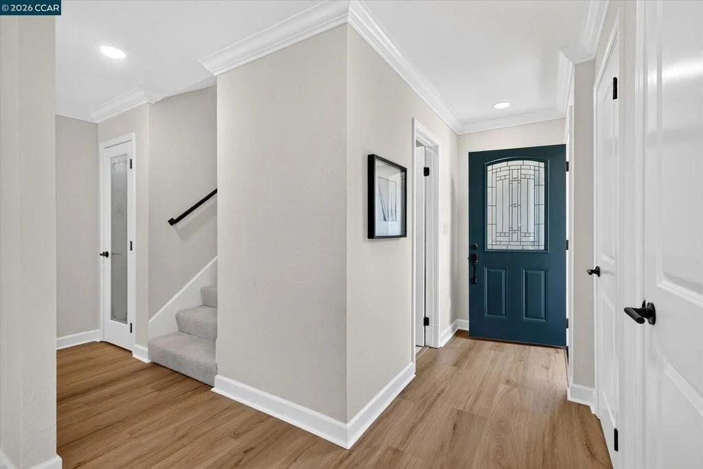 Photo of 584 Mission Pl