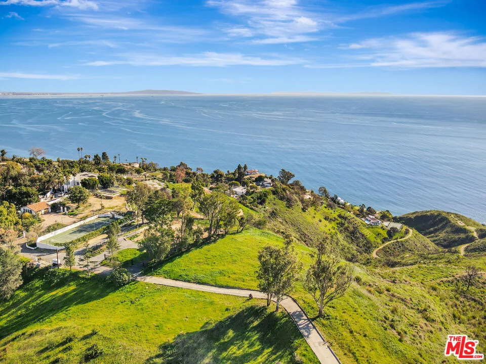 Photo of 20940 Big Rock Drive
