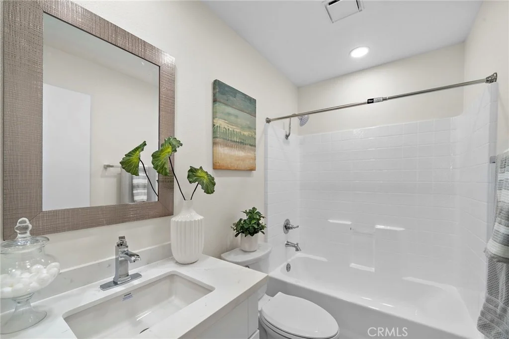 Photo of 974 Silvercreek Road