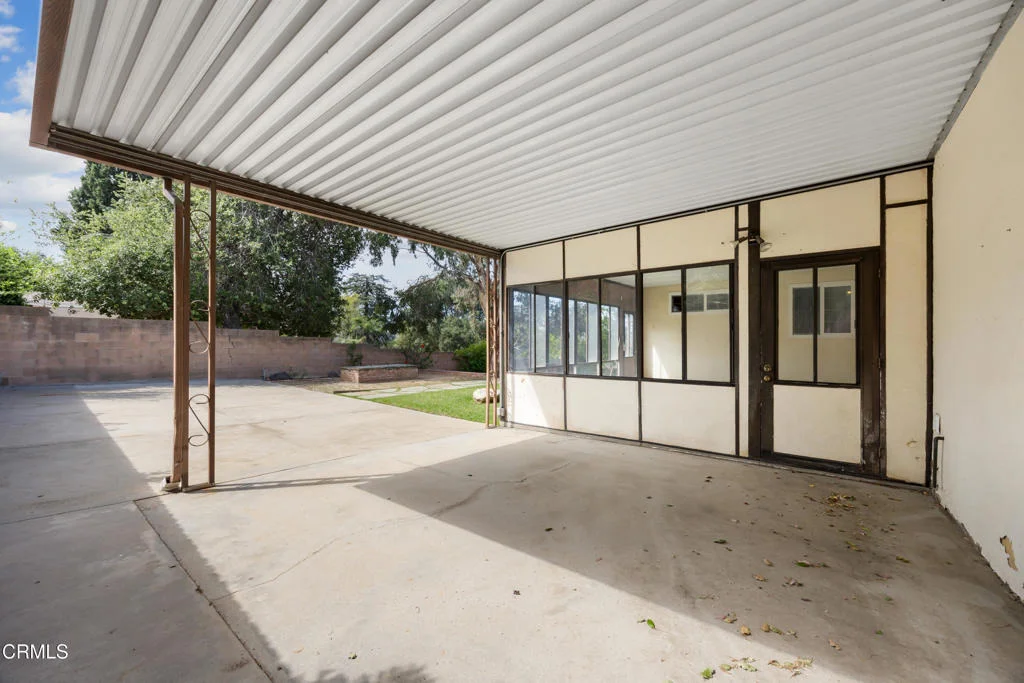 Photo of 6940 Bellclaire Street