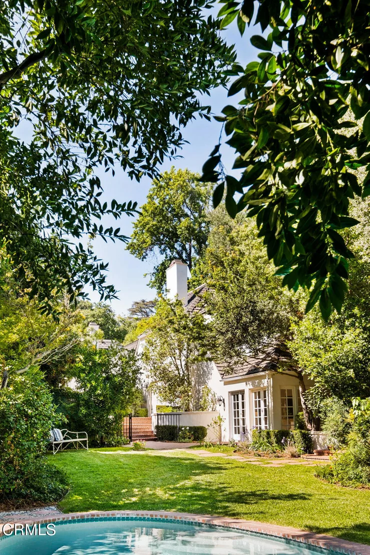 Photo of 1190 Lorain Road
