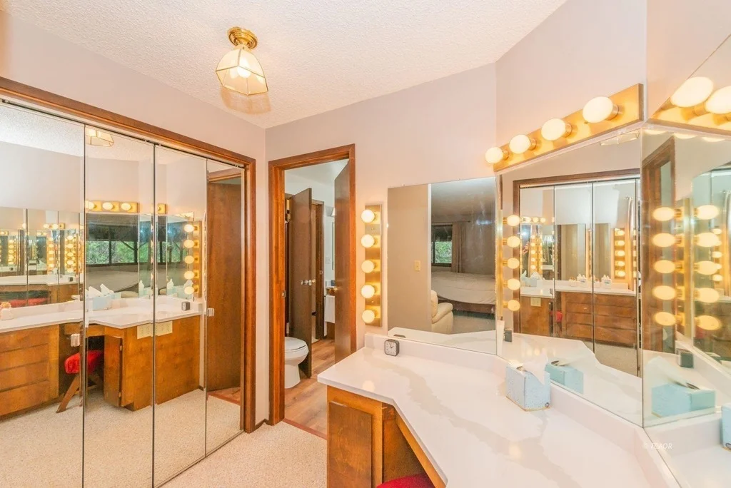 Photo of 410 Lake Forest Dr.