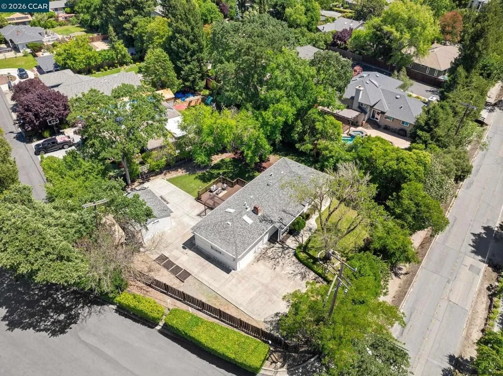 Photo of 2760 Walnut Blvd