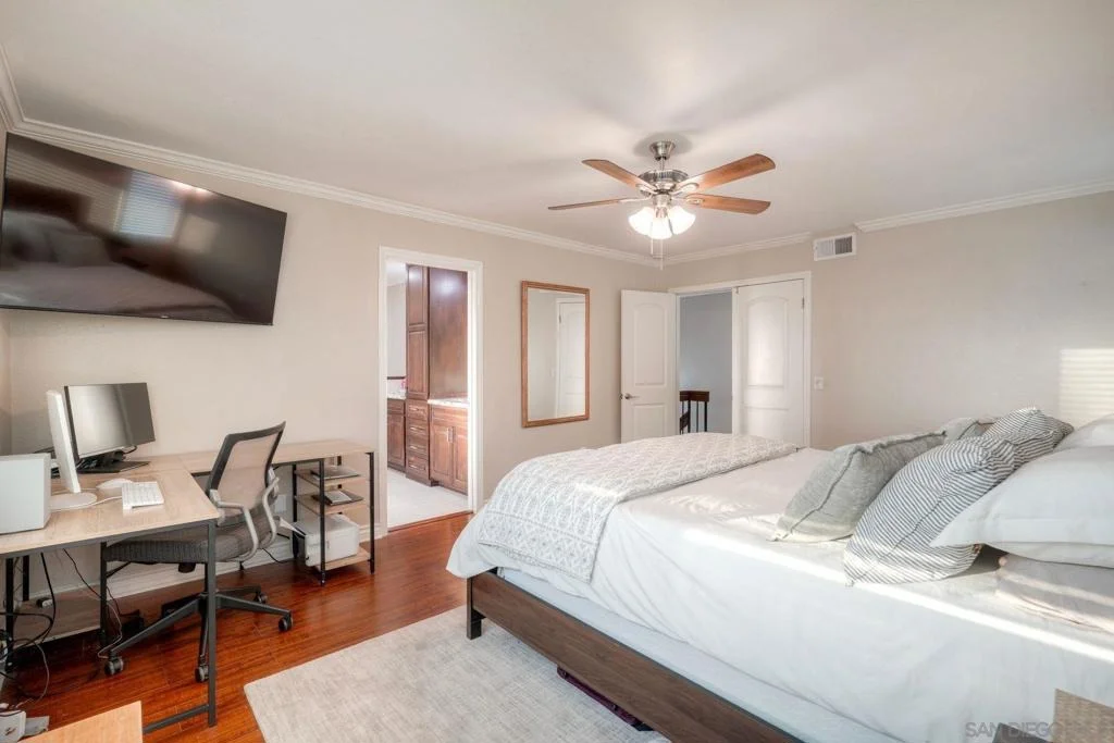 Photo of 1008 Red Oak