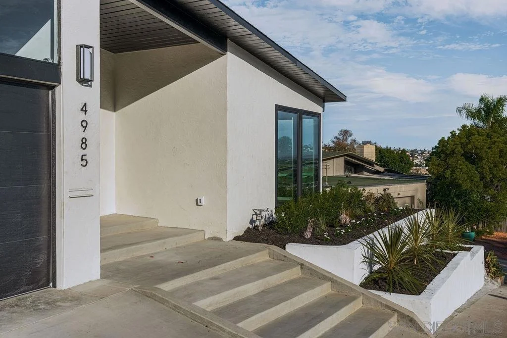 Photo of 4985 Pacifica Dr