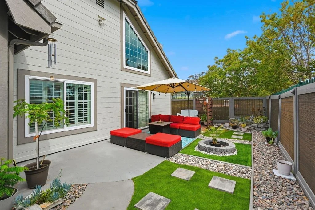Photo of 901 Rose Arbor Drive