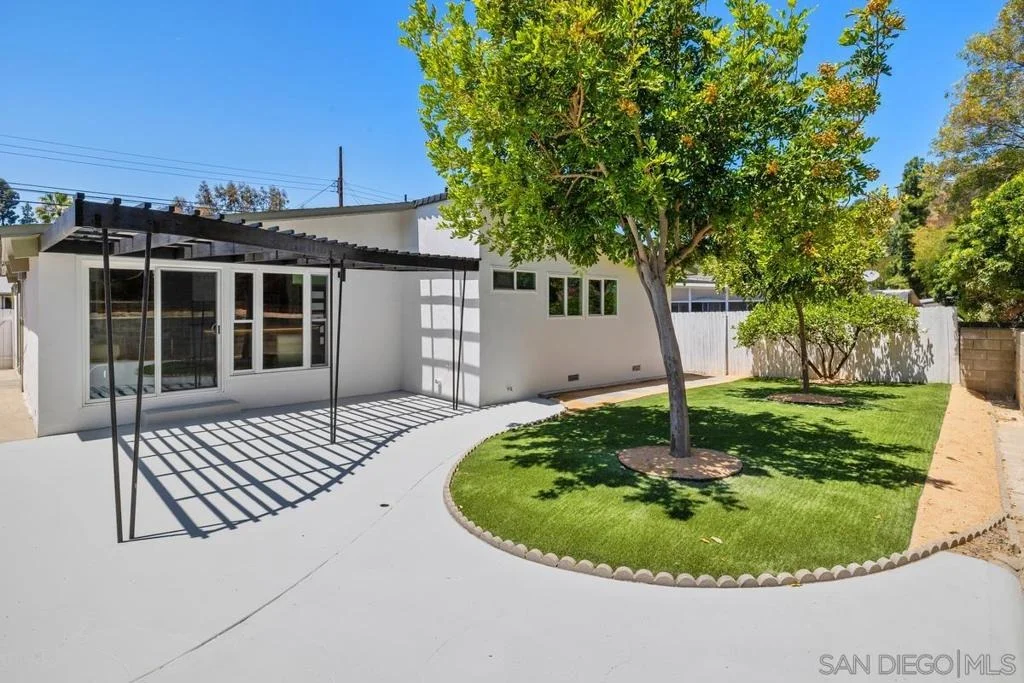 Photo of 5556 Baja Dr.