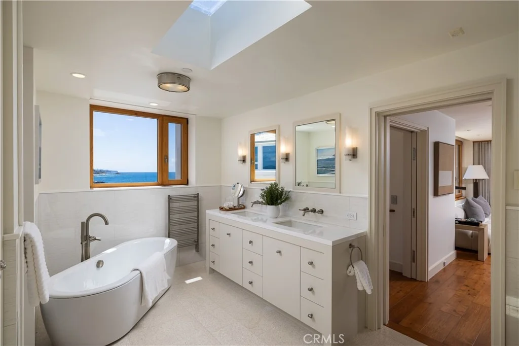 Photo of 1901 Ocean Way