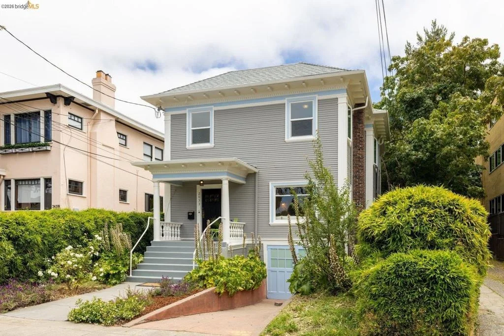 Photo of 2633 Regent St