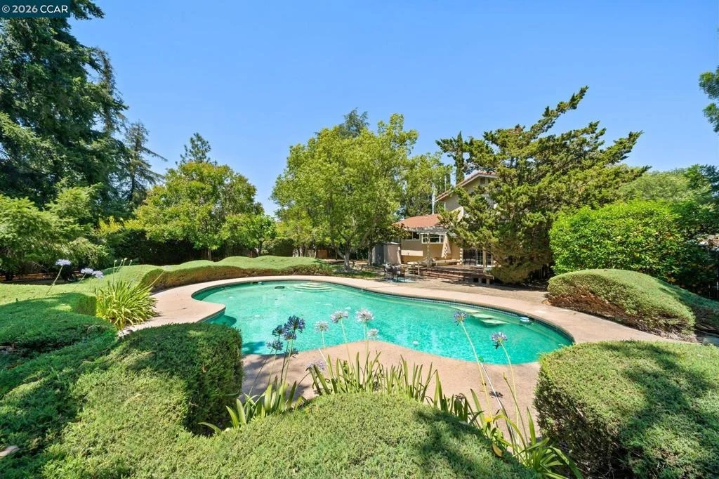 Photo of 721 Black Point Pl