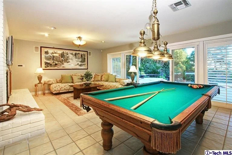 Photo of 2463 Ridgeway Road