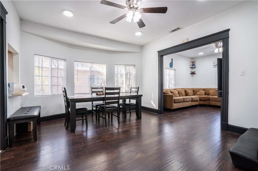 Photo of 730 W 9th