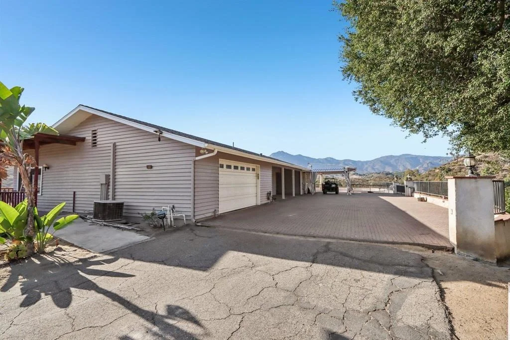 Photo of 39339 De Luz Road