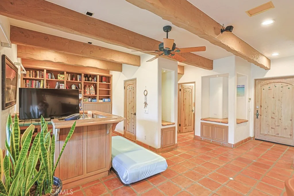 Photo of 38181 Valley Oak