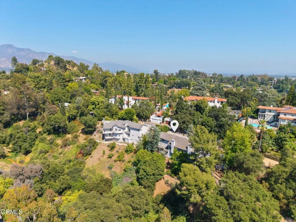 Photo of 405 Woodcliffe Road