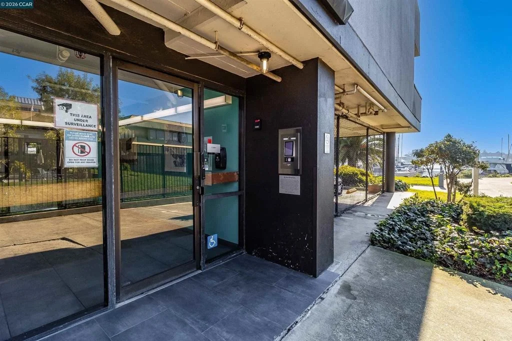 Photo of Unit 164 at 1 Embarcadero W