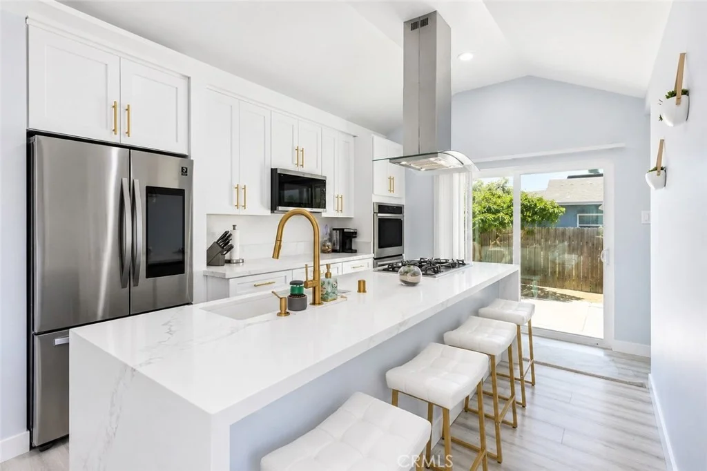 Photo of 438 D