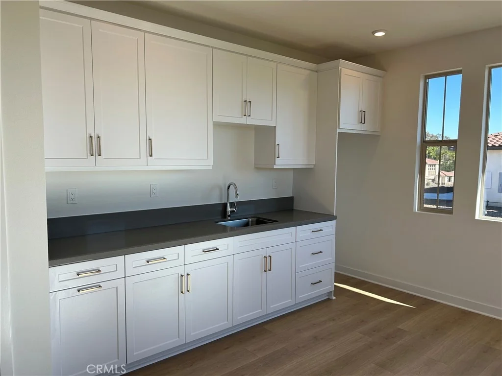 Photo of 1670 Amanda Glen
