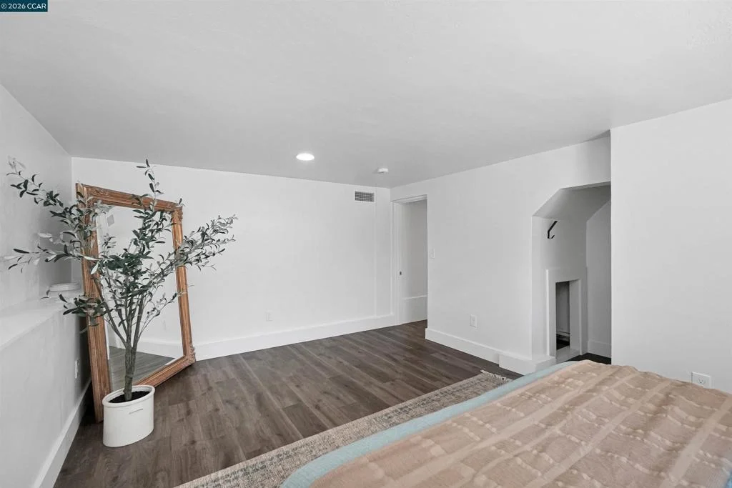 Photo of 1300 Kains Ave