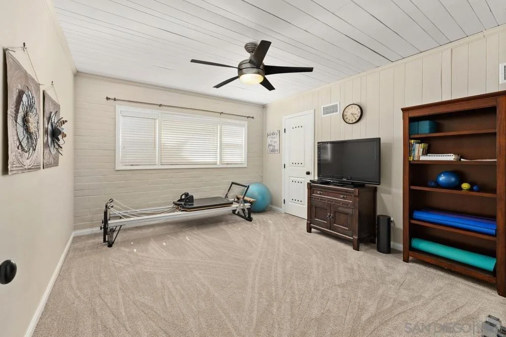 Photo of 9865 Edgelake Drive