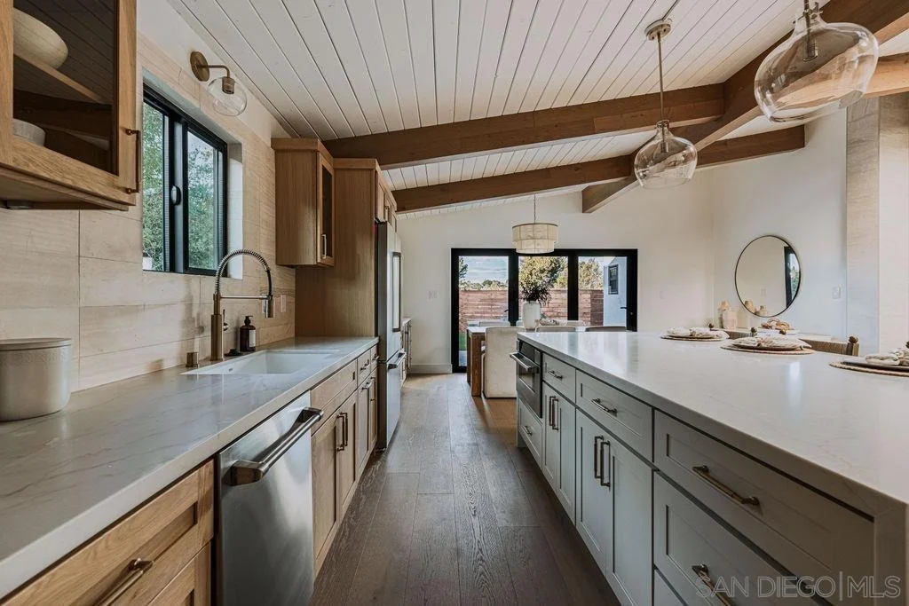 Photo of 4985 Pacifica Dr