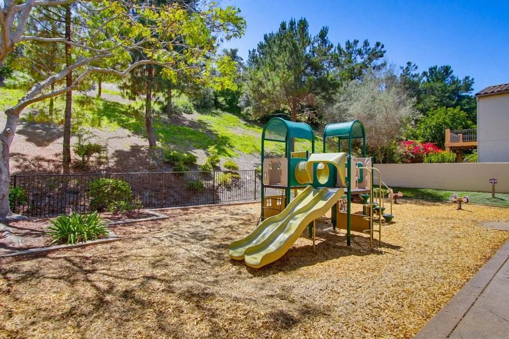 Photo of 866 Yosemite Dr