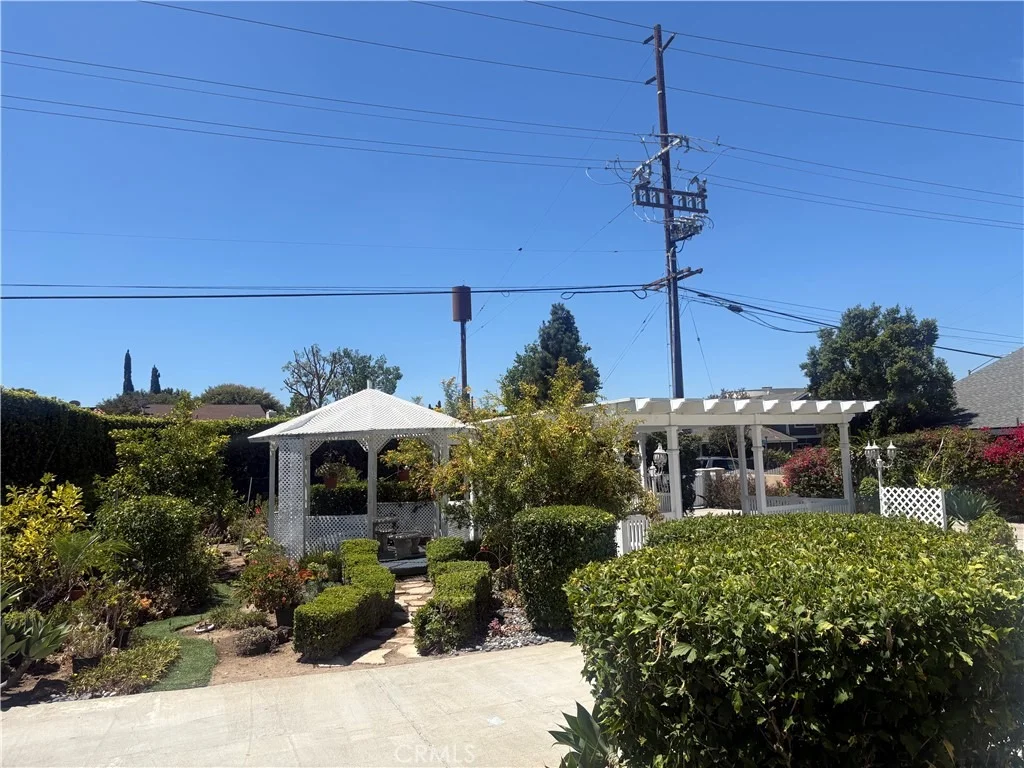 Photo of 17841 Collins