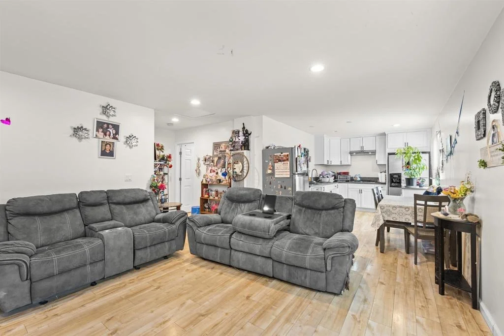 Photo of 155 Walnut Drive