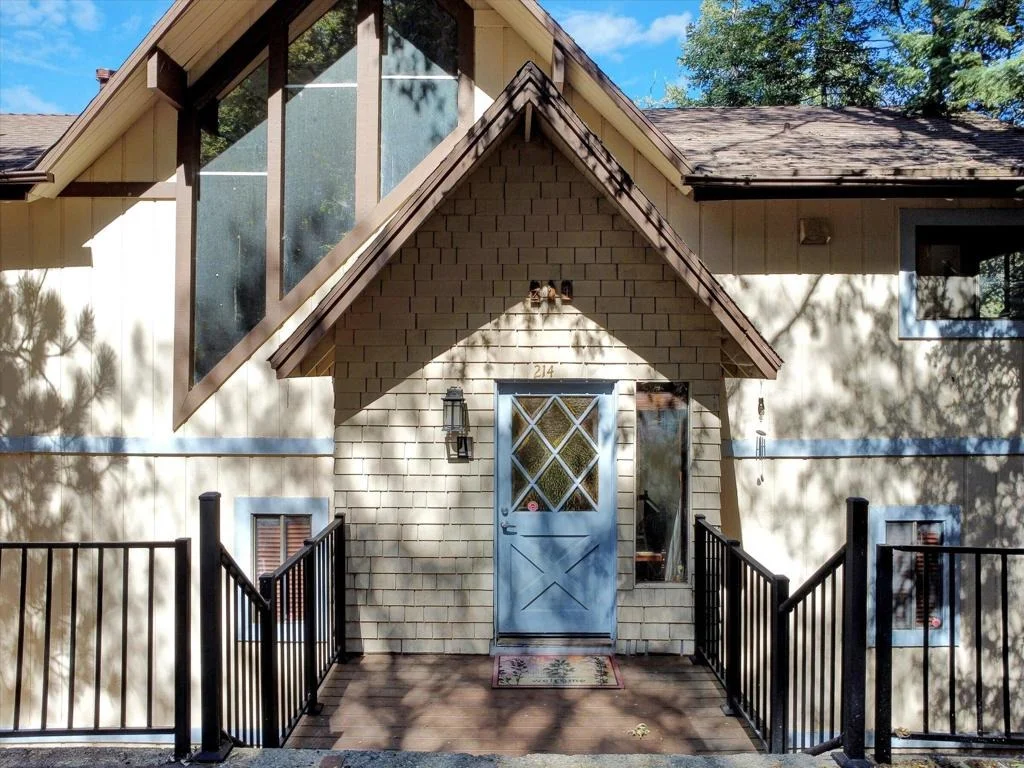 Photo of 214 S Fairway Drive